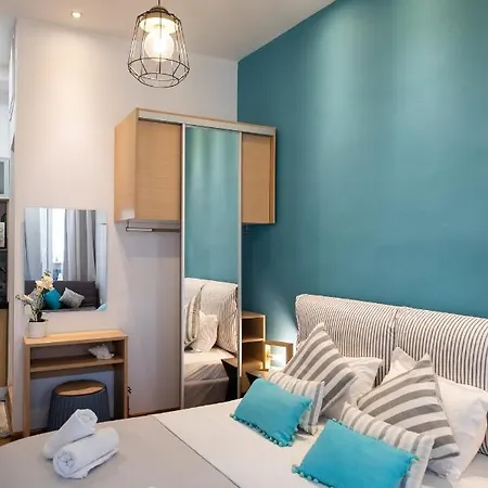 Lefkas & Suites *